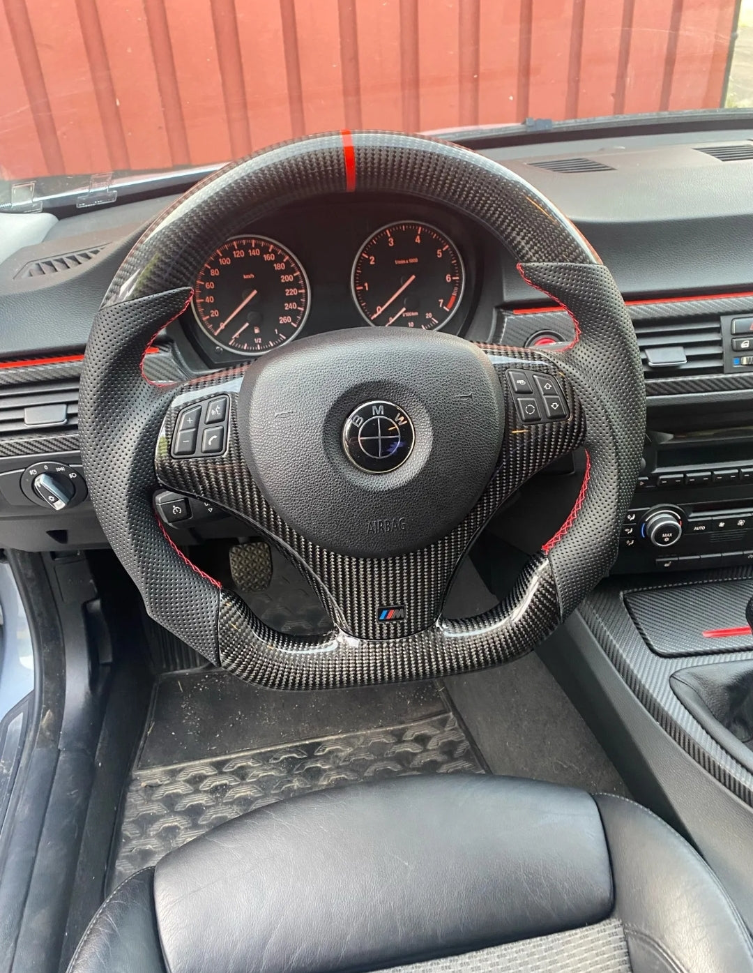 Volant en fibre de carbone pour BMW série 3 E82 E84 E87 E90 E92 E93