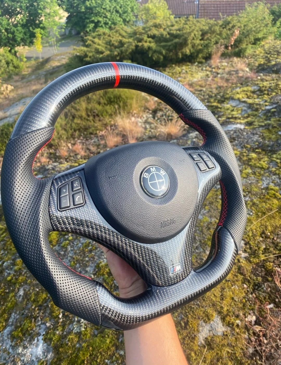 Volant en fibre de carbone pour BMW série 3 E82 E84 E87 E90 E92 E93