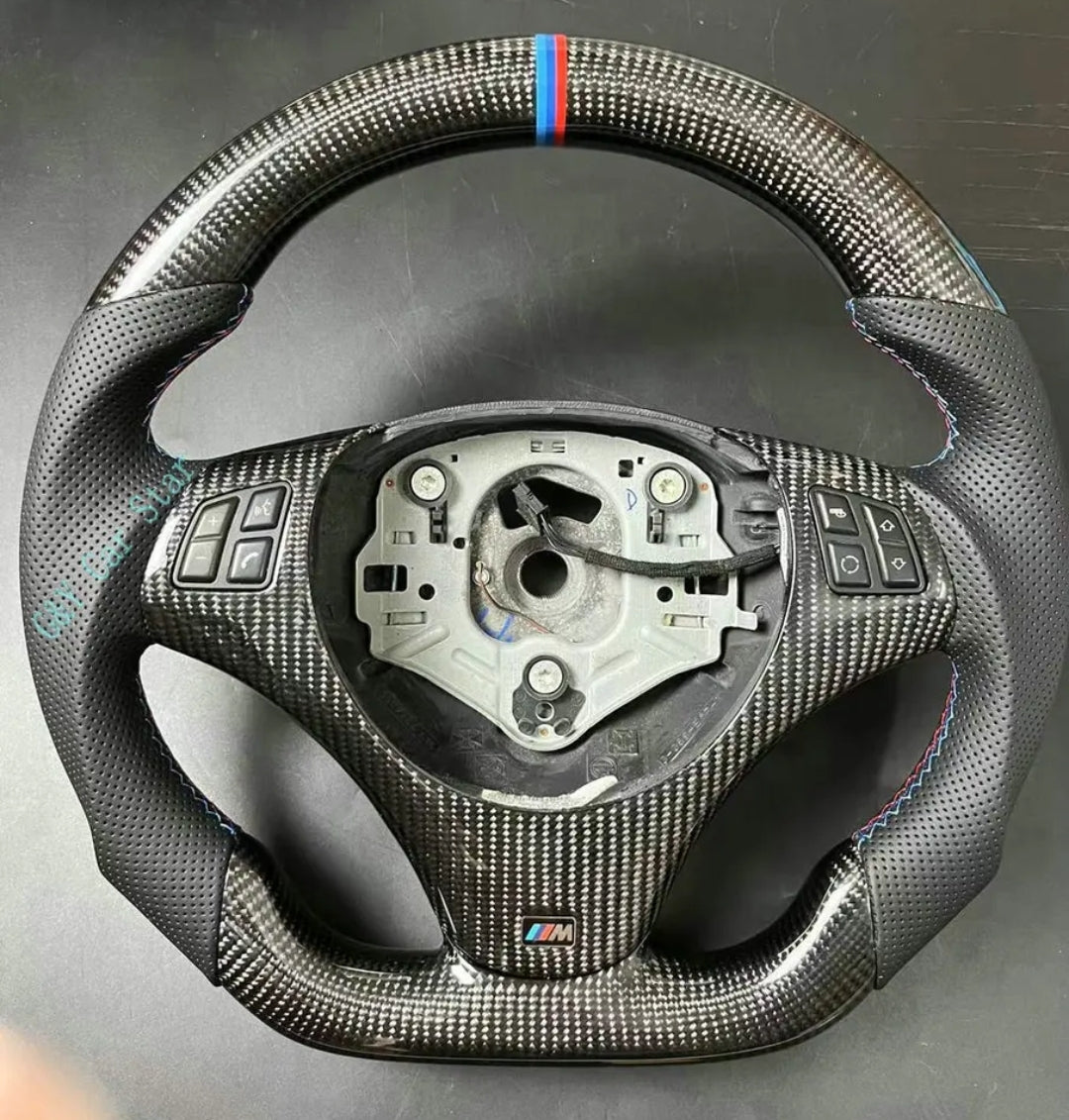 Volant en fibre de carbone pour BMW série 3 E82 E84 E87 E90 E92 E93