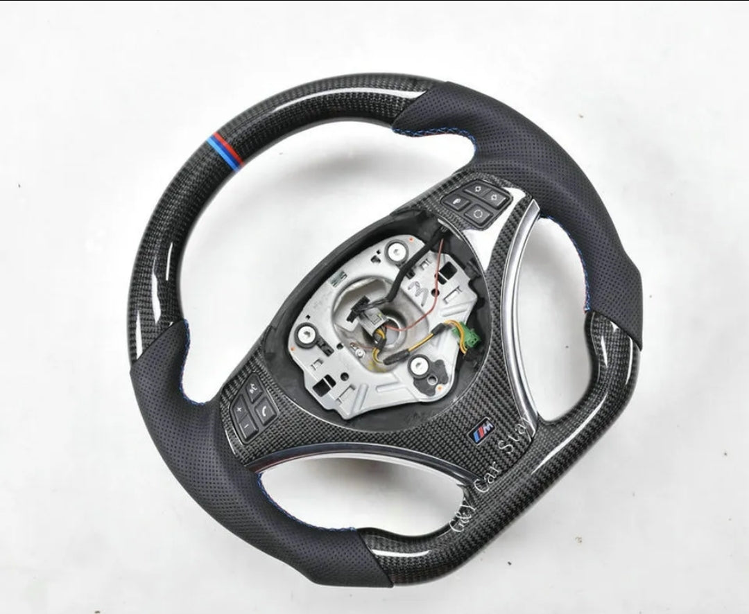 Volant en fibre de carbone pour BMW série 3 E82 E84 E87 E90 E92 E93