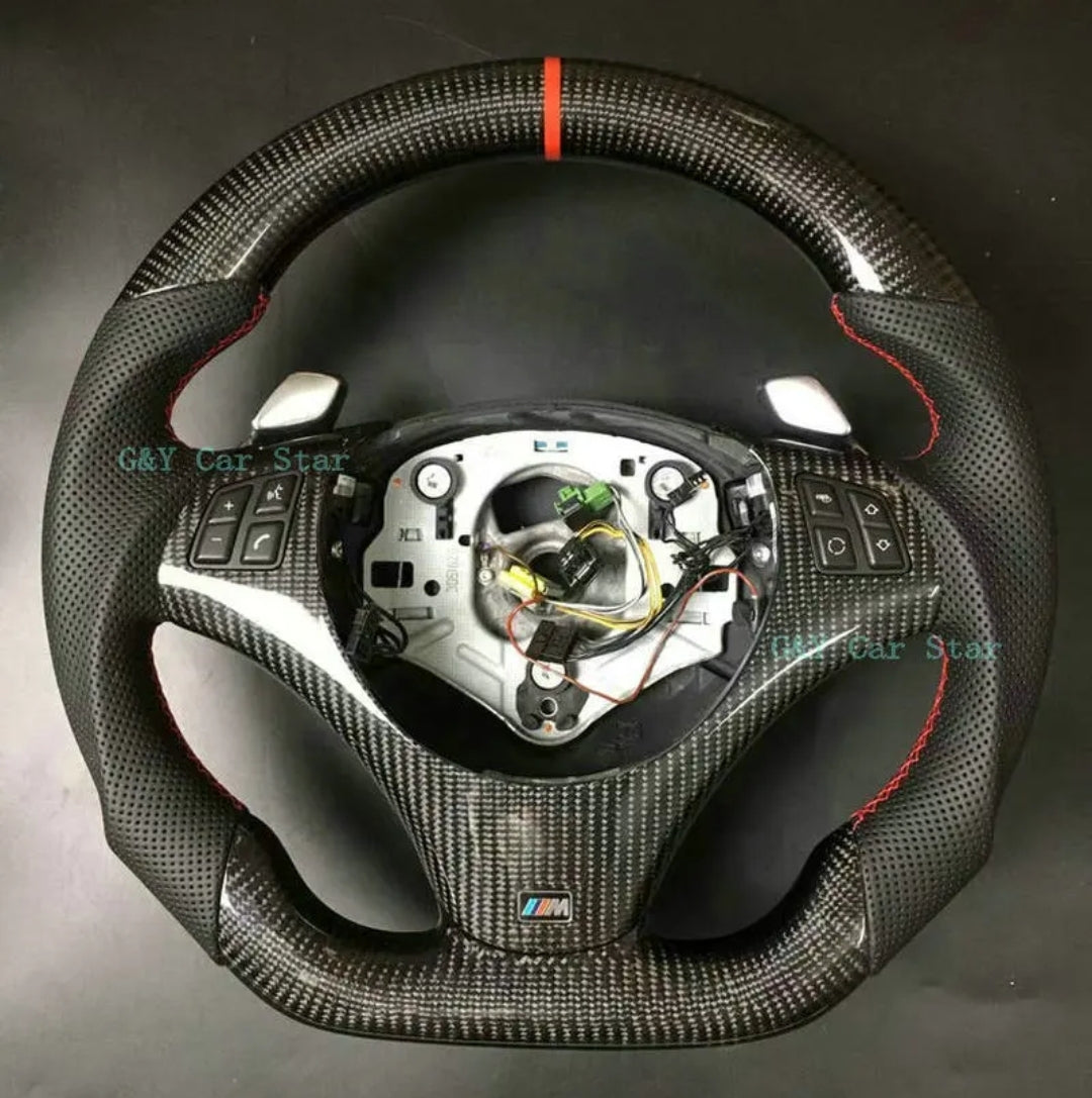 Volant en fibre de carbone pour BMW série 3 E82 E84 E87 E90 E92 E93